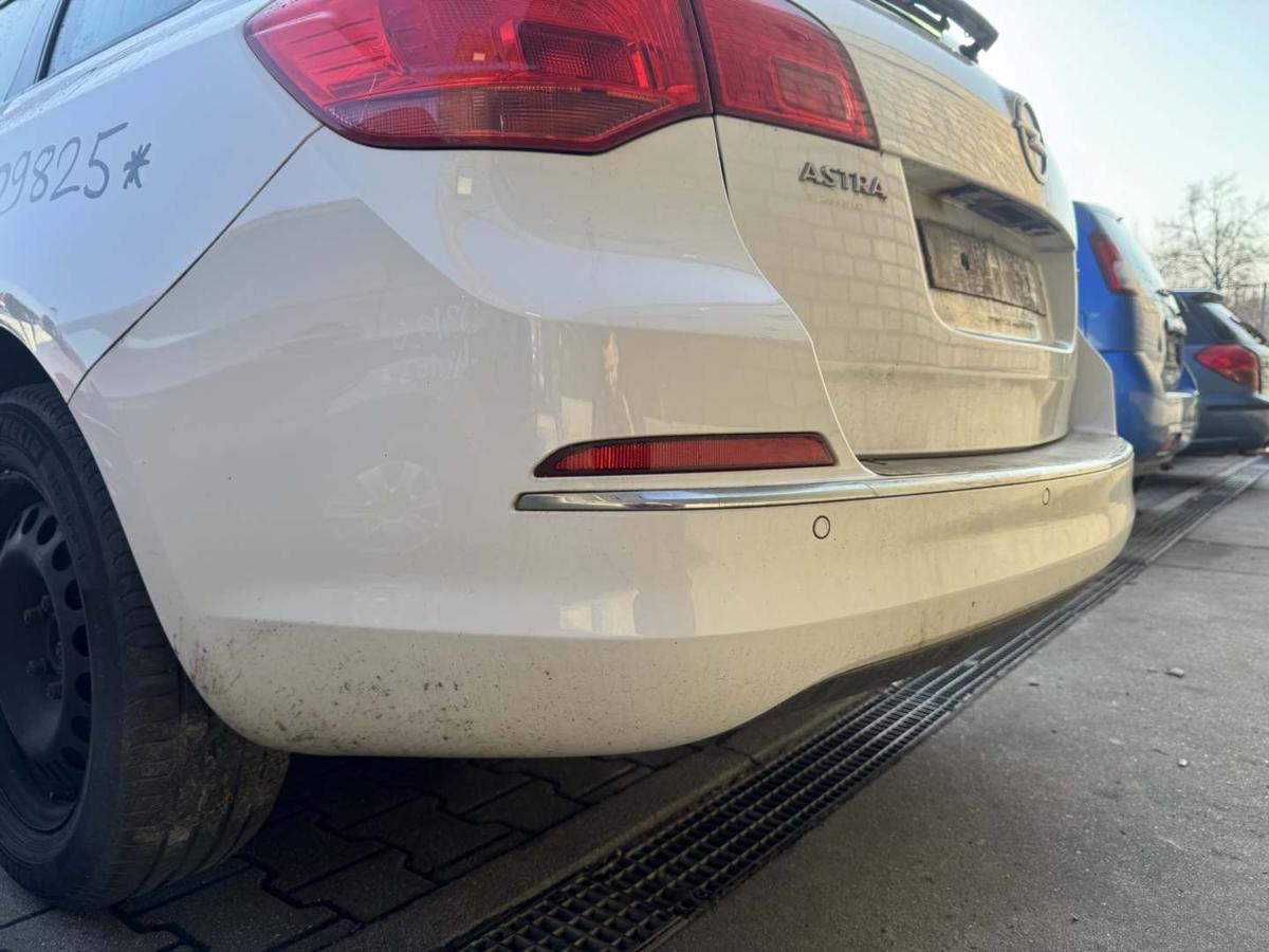 Opel Astra J Sports Tourer original Sto&szlig;stange Stossf&auml;nger hinten Z40R Schneewei&szlig; Kombi Bj.2012